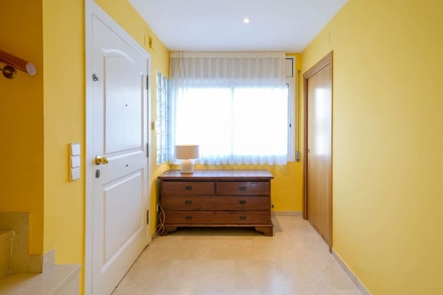 6 sypialnia Dom na sprzedaż w Sant Vicenç de Montalt z basenem garażem - 990 000 € (Ref: 9474418)