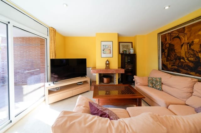 6 sypialnia Dom na sprzedaż w Sant Vicenç de Montalt z basenem garażem - 990 000 € (Ref: 9474418)