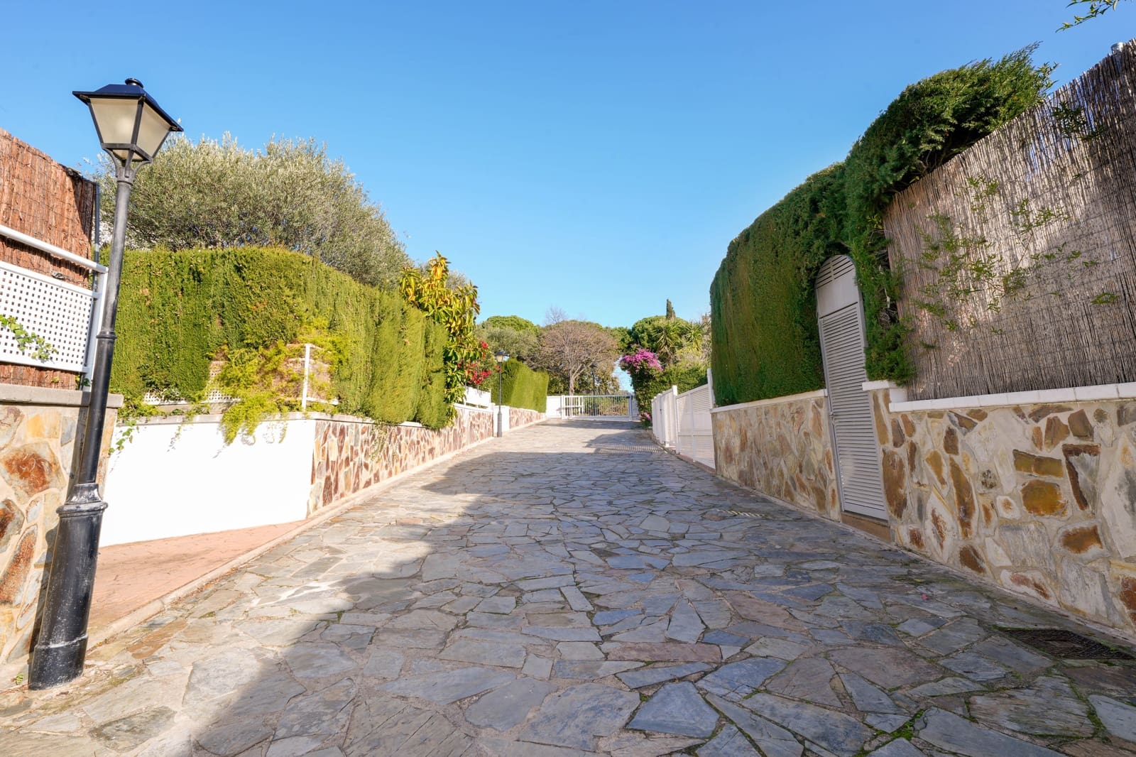 6 sypialnia Dom na sprzedaż w Sant Vicenc de Montalt z basenem garażem - 990 000 € (Ref: 9474418)