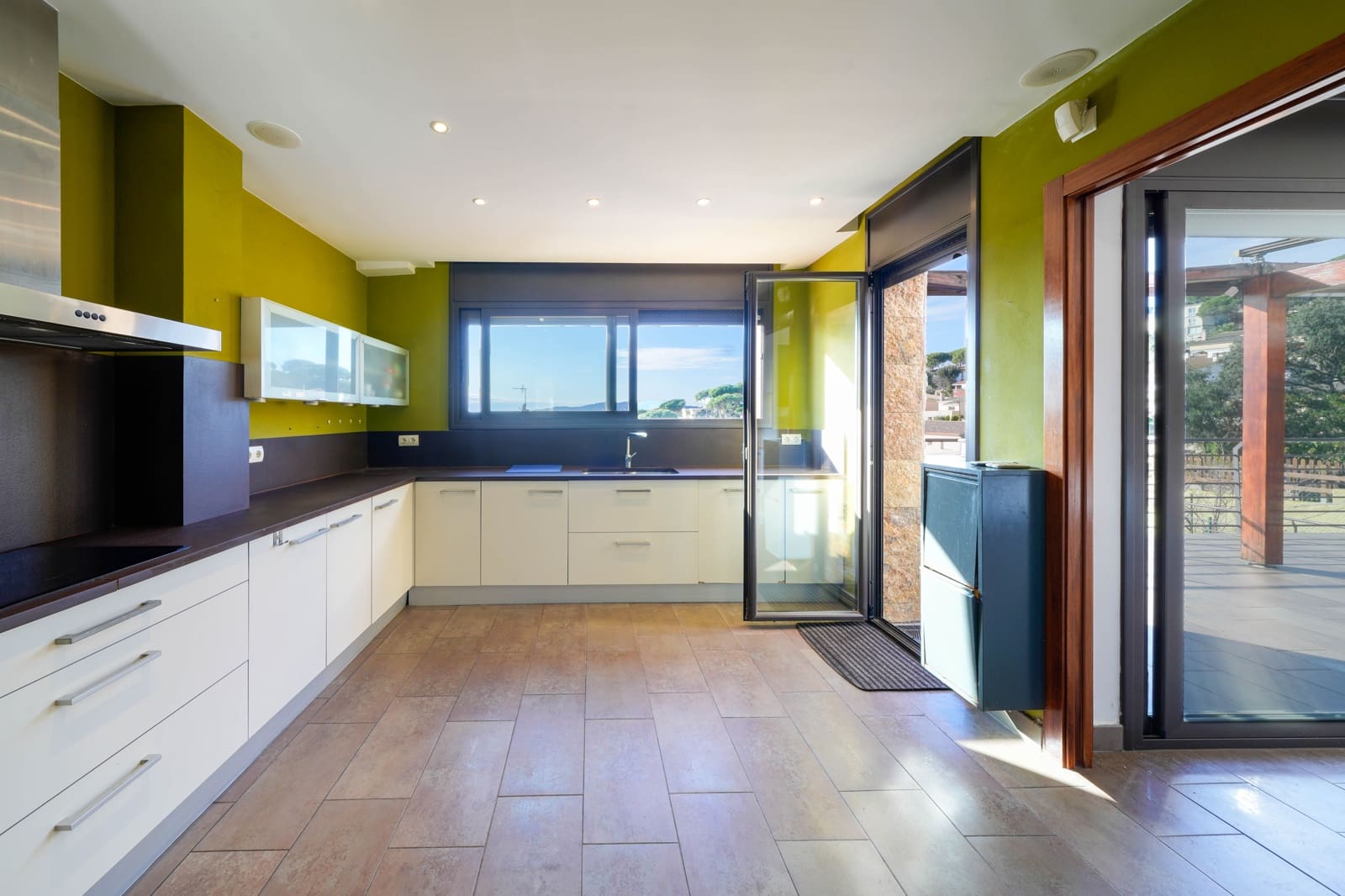 4 slaapkamer Villa te koop in Tordera met zwembad garage - € 429.000 (Ref: 9483947)