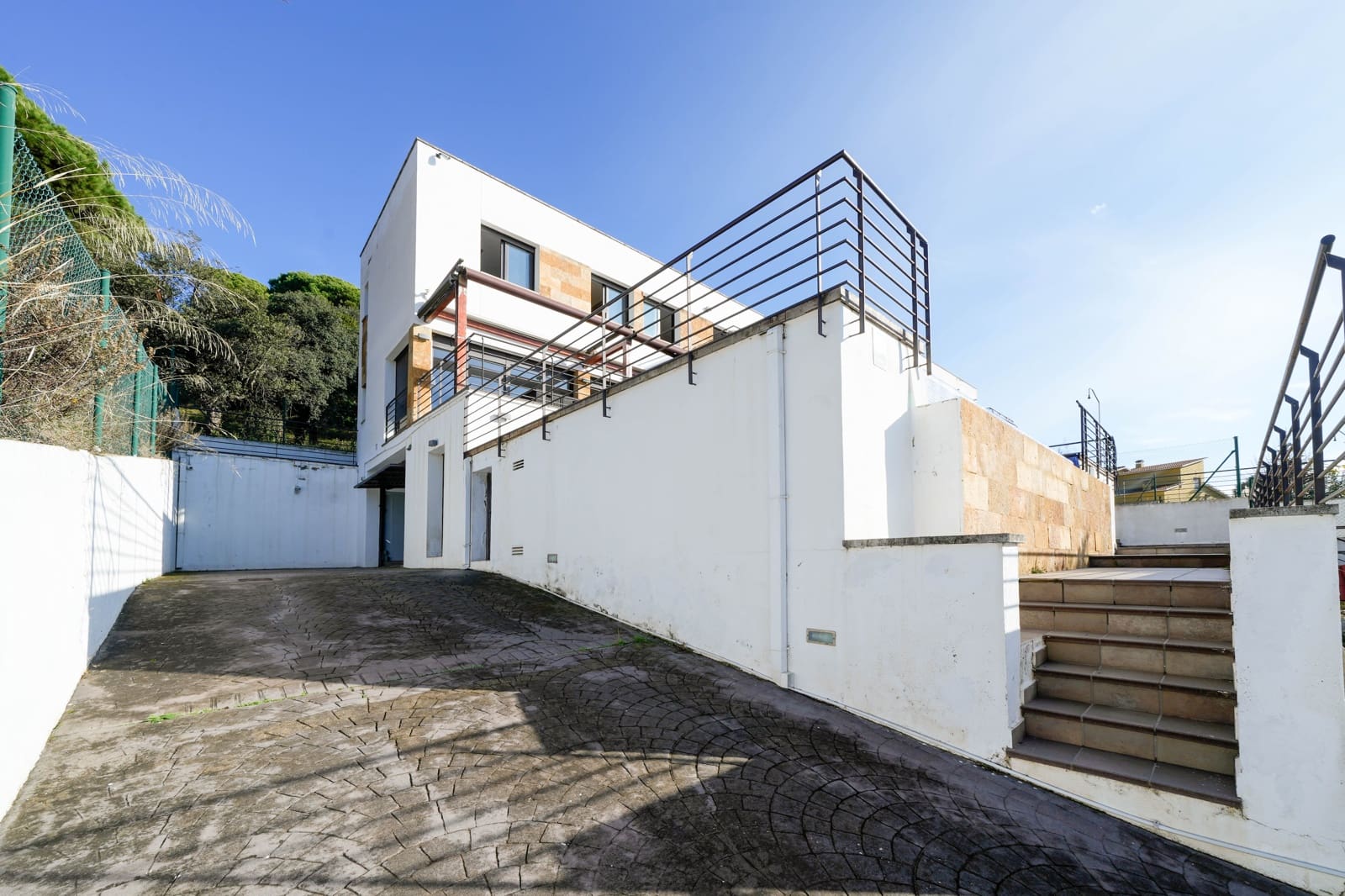 4 slaapkamer Villa te koop in Tordera met zwembad garage - € 429.000 (Ref: 9483947)