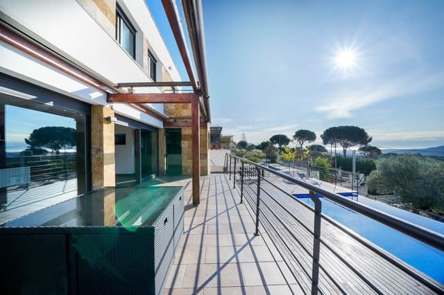 4 slaapkamer Villa te koop in Tordera met zwembad garage - € 429.000 (Ref: 9483947)