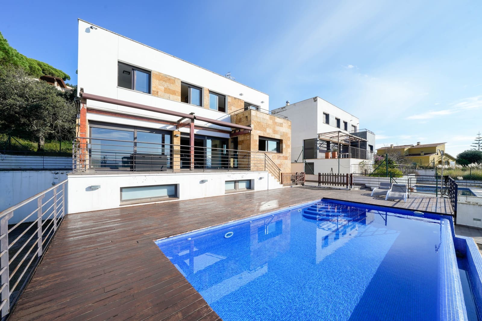 4 slaapkamer Villa te koop in Tordera met zwembad garage - € 429.000 (Ref: 9483947)