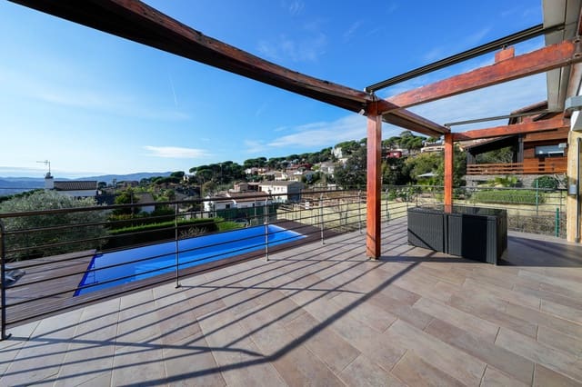 4 slaapkamer Villa te koop in Tordera met zwembad garage - € 429.000 (Ref: 9483947)