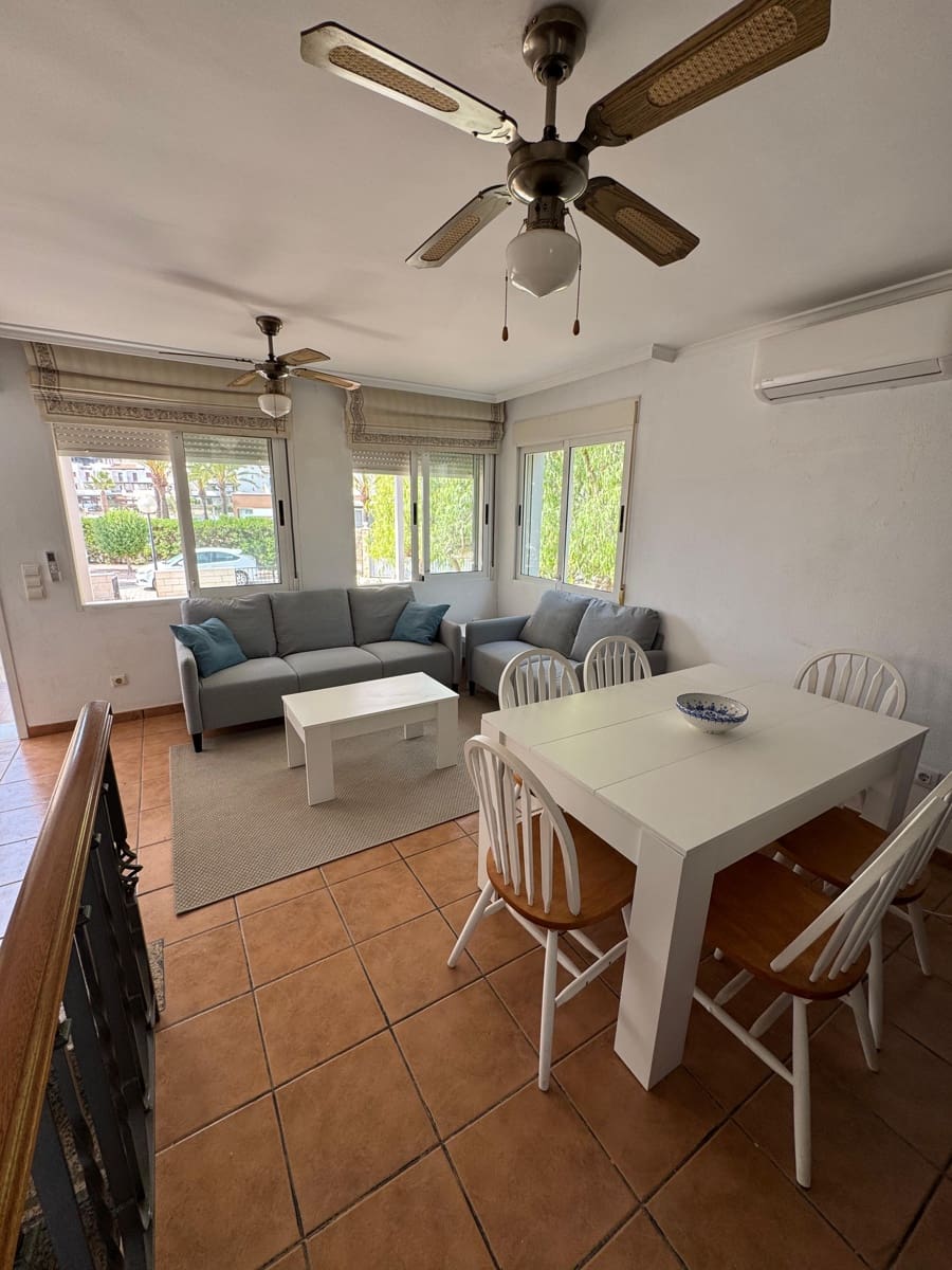 4 camera da letto Villetta Bifamiliare da affitare come casa vacanza in Vera con piscina garage - 500 € (Rif: 9172130)