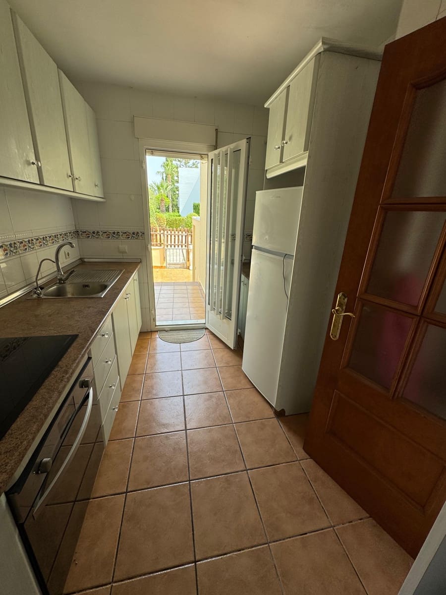 4 camera da letto Villetta Bifamiliare da affitare come casa vacanza in Vera con piscina garage - 500 € (Rif: 9172130)