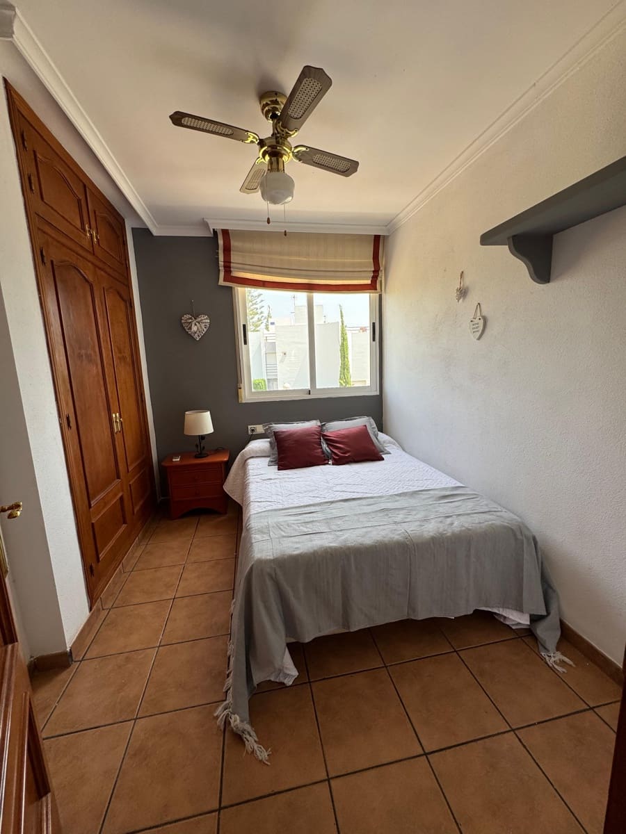 4 camera da letto Villetta Bifamiliare da affitare come casa vacanza in Vera con piscina garage - 500 € (Rif: 9172130)