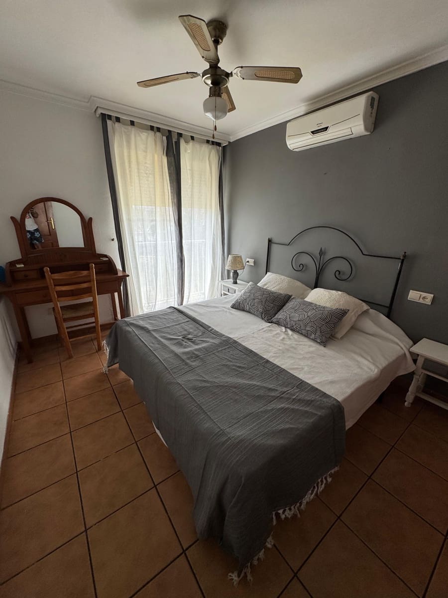 4 camera da letto Villetta Bifamiliare da affitare come casa vacanza in Vera con piscina garage - 500 € (Rif: 9172130)