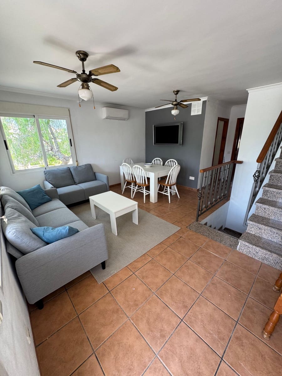 4 camera da letto Villetta Bifamiliare da affitare come casa vacanza in Vera con piscina garage - 500 € (Rif: 9172130)