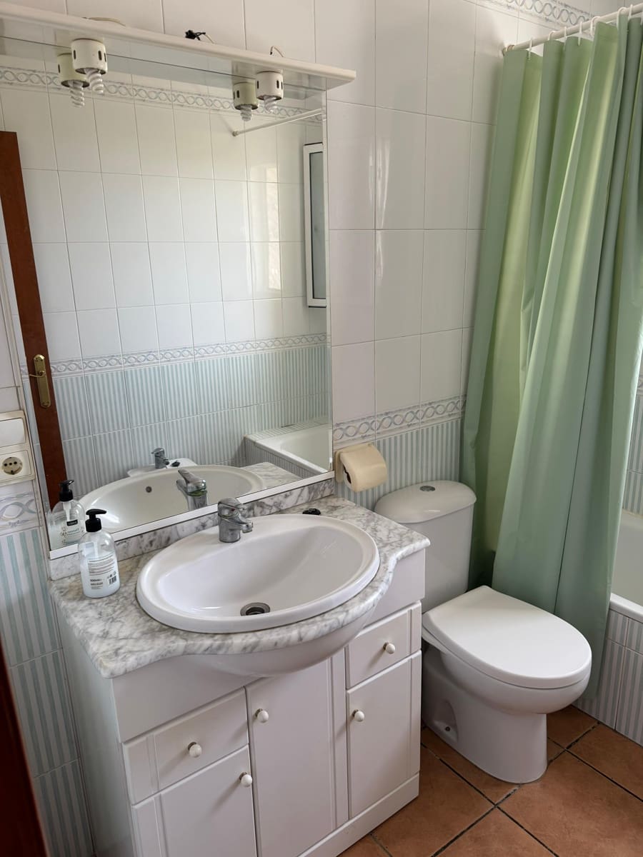 4 camera da letto Villetta Bifamiliare da affitare come casa vacanza in Vera con piscina garage - 500 € (Rif: 9172130)