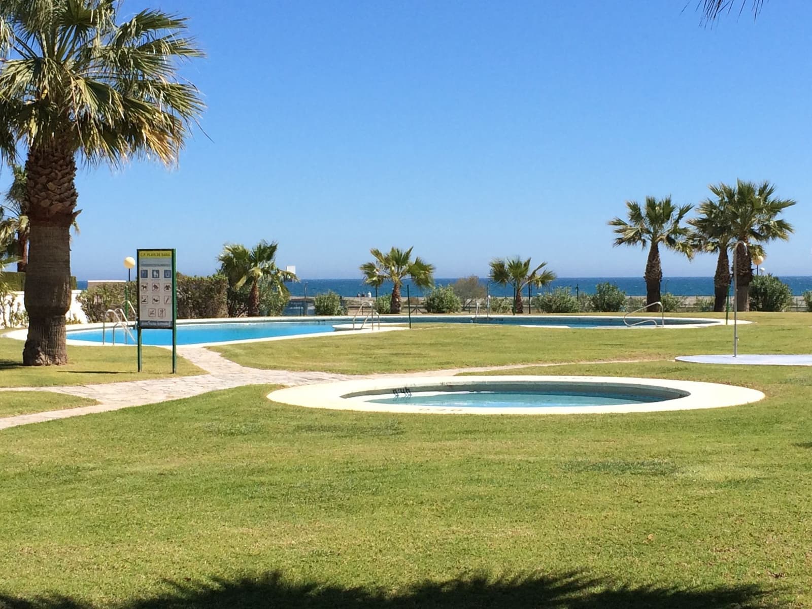 4 camera da letto Villetta Bifamiliare da affitare come casa vacanza in Vera con piscina garage - 500 € (Rif: 9172130)