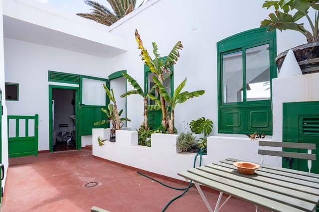 3 sypialnia Finka/Dom wiejski na sprzedaż w Haría z garażem - 450 000 € (Ref: 10039294)