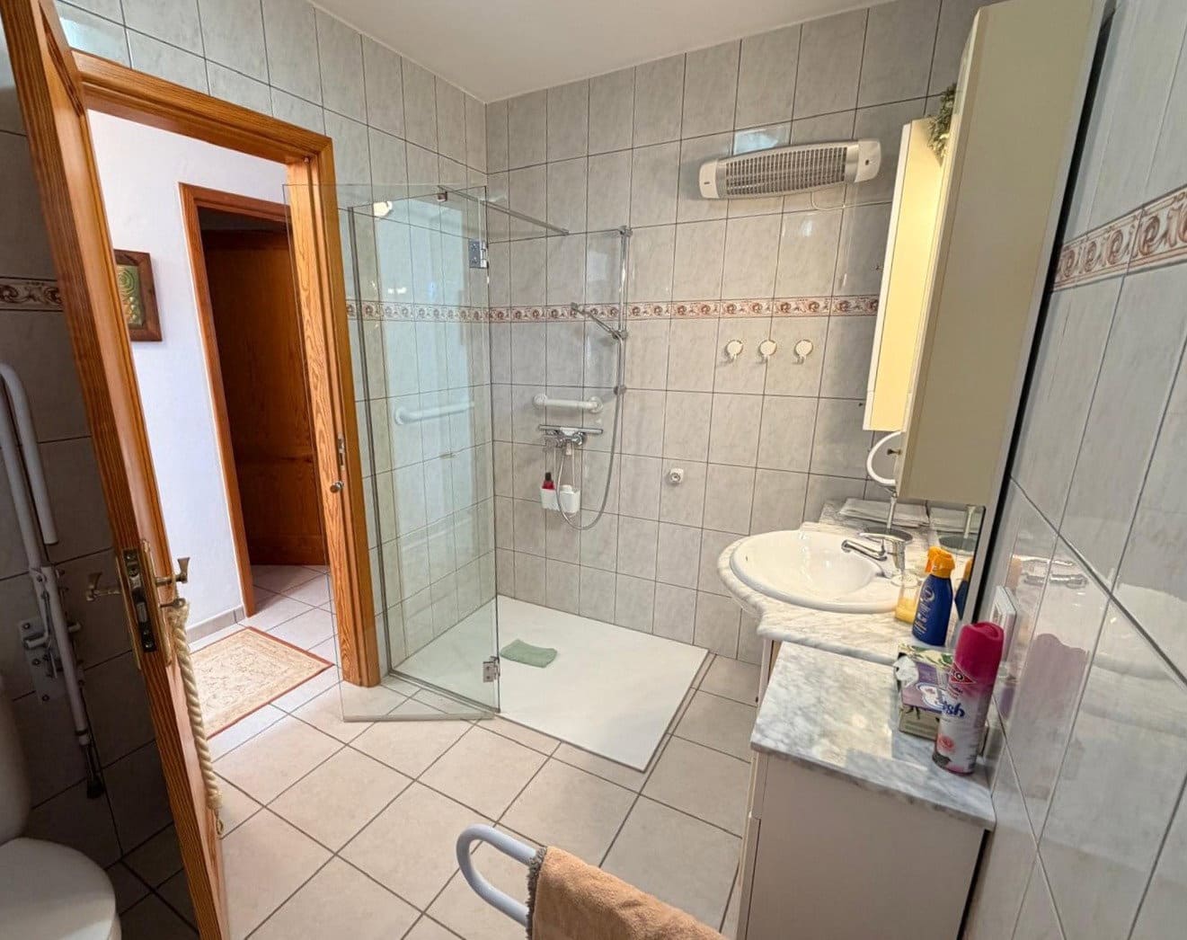 2 bedroom Apartment for sale in Mala with garage - € 510,000 (Ref: 10039295)