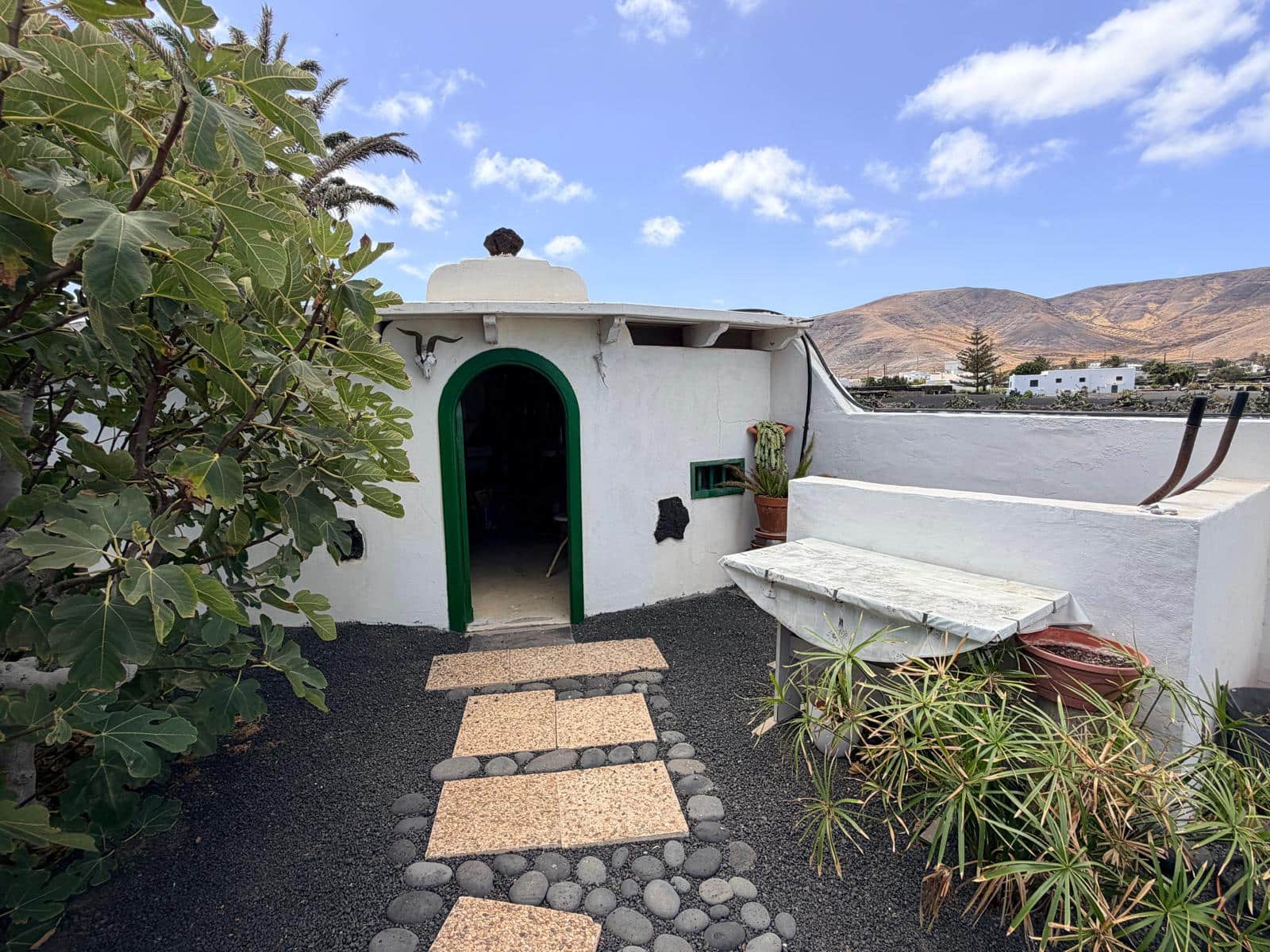 2 bedroom Apartment for sale in Mala with garage - € 510,000 (Ref: 10039295)