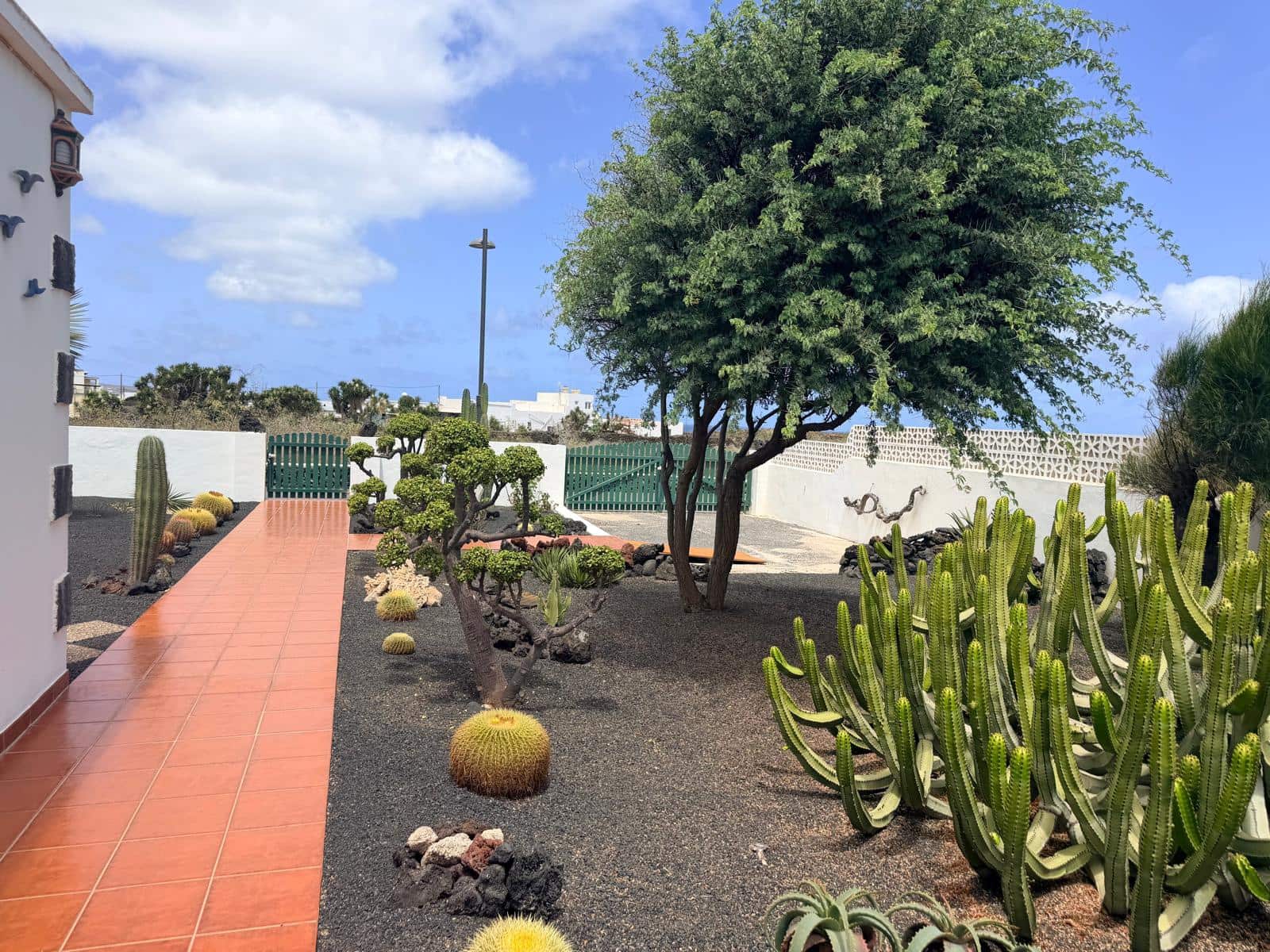 2 bedroom Apartment for sale in Mala with garage - € 510,000 (Ref: 10039295)