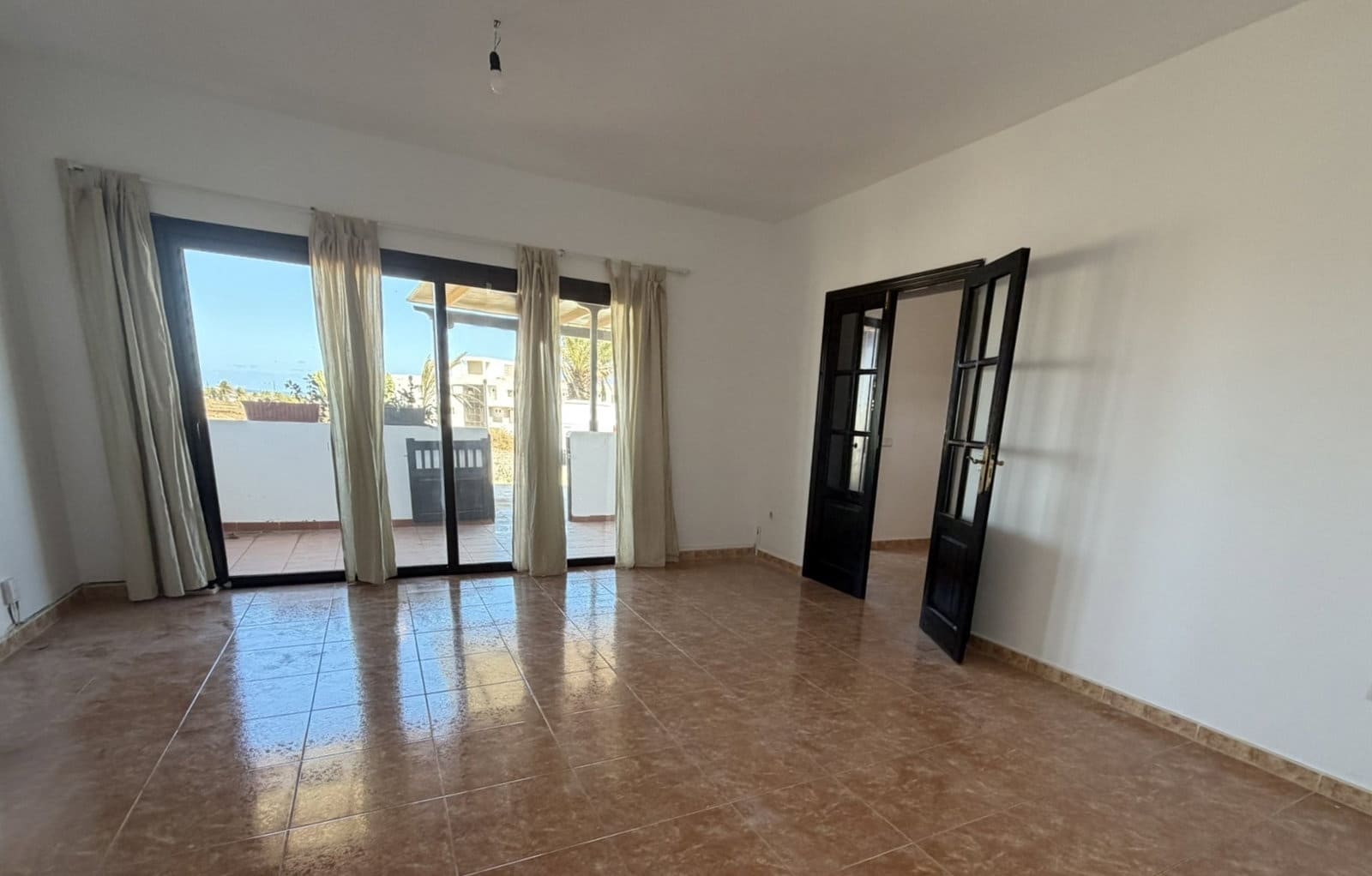3 bedroom Apartment for sale in Costa Teguise with garage - € 395,000 (Ref: 10039296)