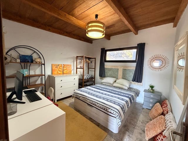 Grunde uden byggetilladelser til salg i Arrieta, Haría - € 365.000 (Ref: 10041816)