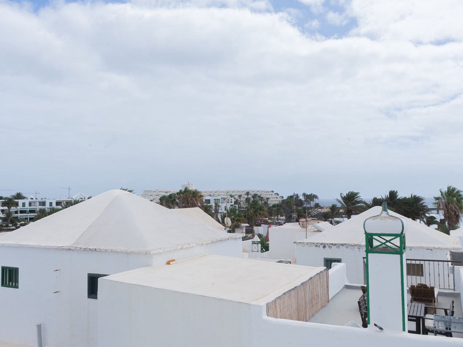 3 bedroom Apartment for sale in Costa Teguise with garage - € 700,000 (Ref: 10101040)