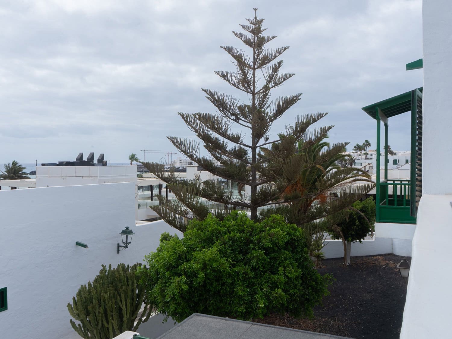 3 bedroom Apartment for sale in Costa Teguise with garage - € 700,000 (Ref: 10101040)