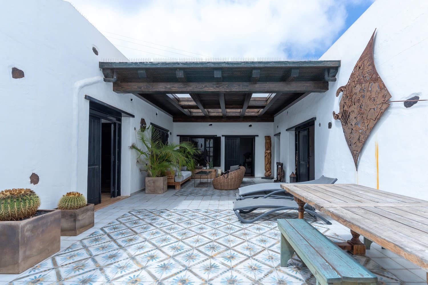 4 bedroom Finca/Country House for sale in Haria with garage - € 1,150,000 (Ref: 10124984)