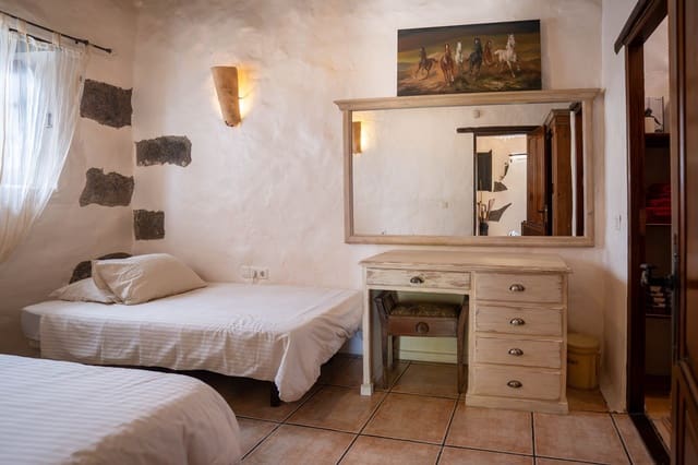 6 chambre Appartement à vendre à Tiagua, Teguise avec piscine garage - 895 000 € (Ref: 10160607)
