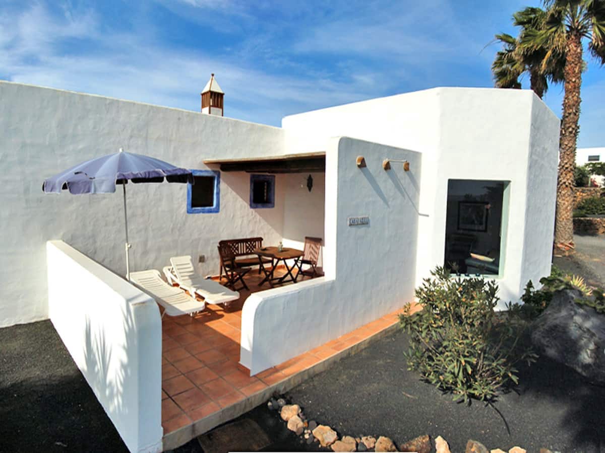 5 bedroom Finca/Country House for sale in Mala with garage - € 630,000 (Ref: 10160608)