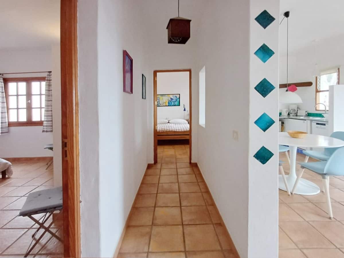 5 bedroom Finca/Country House for sale in Mala with garage - € 630,000 (Ref: 10160608)