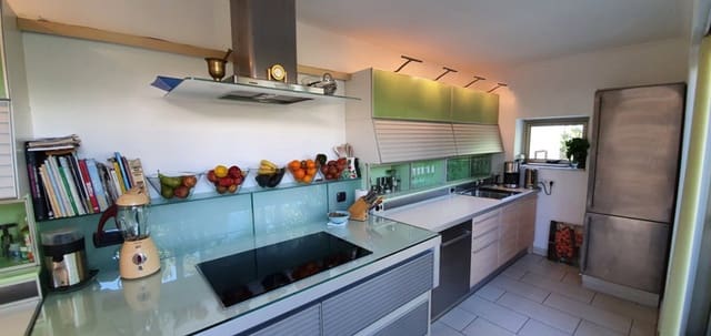 5 soverom Villa til salgs i Las Brenas, Yaiza med svømmebasseng garasje - € 1 299 000 (Ref: 5931713)