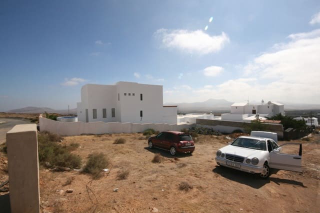 Grunde uden byggetilladelser til salg i Teguise - € 97.500 (Ref: 6639565)