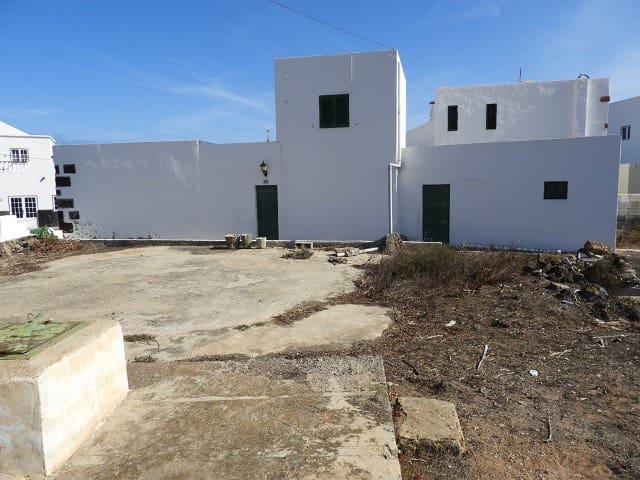 Rakentamaton maa myytävänä paikassa Mala, Haría - 300 000 € (Ref: 7385812)