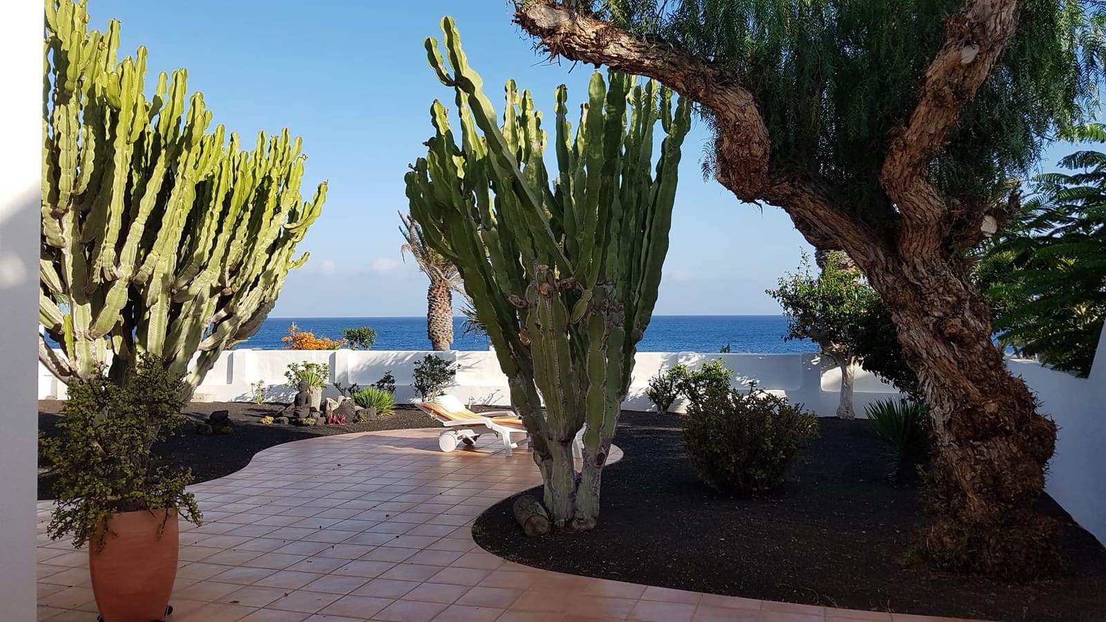 4 soveværelse Villa til salg i Costa Teguise med garage - € 1.100.000 (Ref: 8913655)