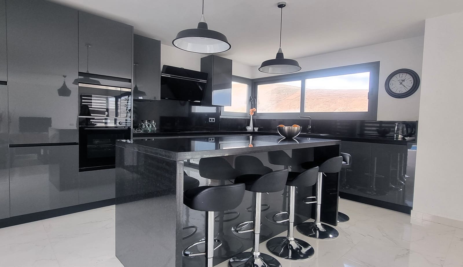 3 soveværelse Villa til salg i Tabayesco med swimmingpool garage - € 650.000 (Ref: 9050373)