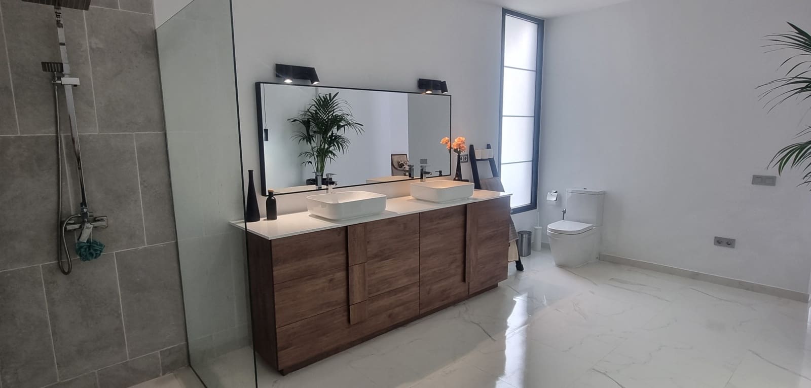 3 soveværelse Villa til salg i Tabayesco med swimmingpool garage - € 650.000 (Ref: 9050373)