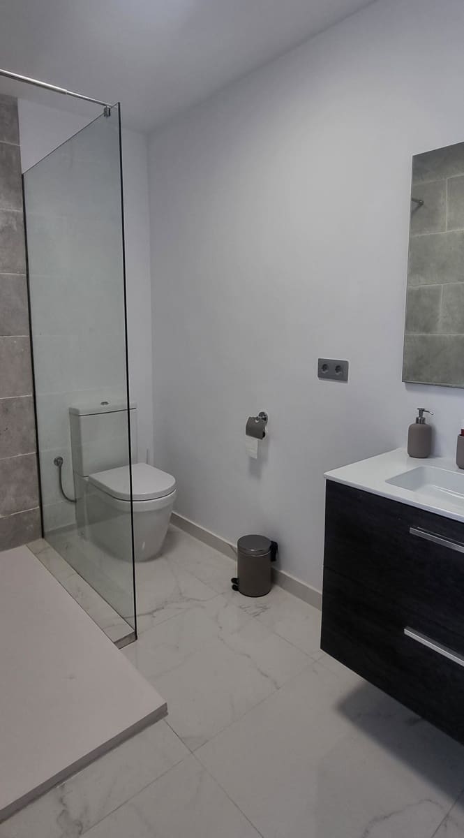 Chalet de 3 habitaciones en Tabayesco en venta con piscina garaje - 650.000 € (Ref: 9050373)