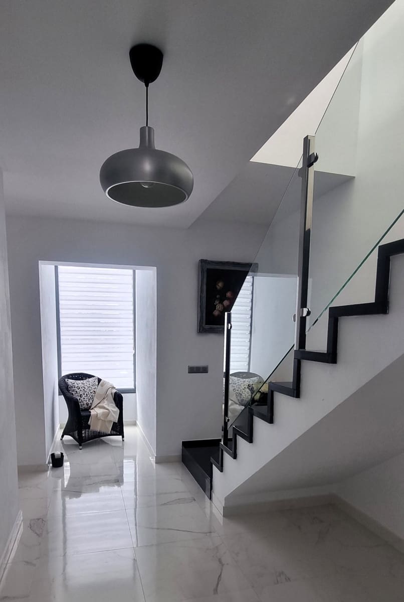 Chalet de 3 habitaciones en Tabayesco en venta con piscina garaje - 650.000 € (Ref: 9050373)