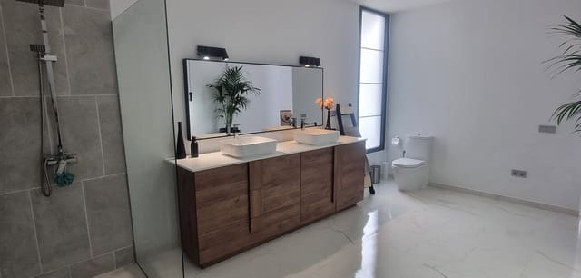 3 soverom Villa til salgs i Tabayesco, Haría med svømmebasseng garasje - € 650 000 (Ref: 9050373)