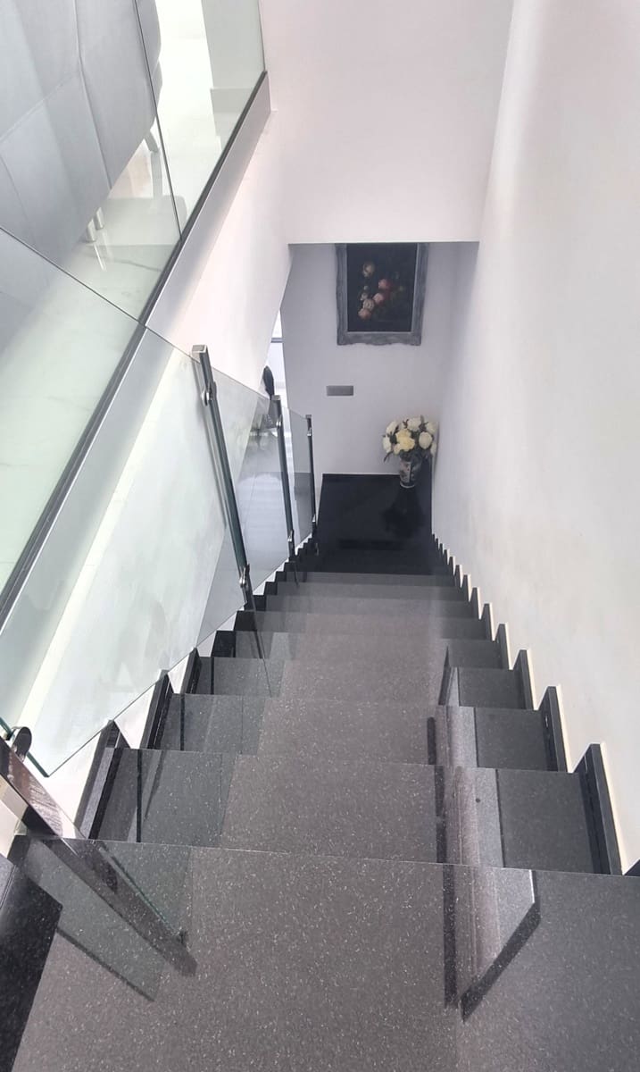 Chalet de 3 habitaciones en Tabayesco en venta con piscina garaje - 650.000 € (Ref: 9050373)