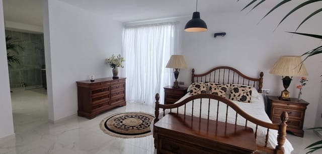 3 soverom Villa til salgs i Tabayesco, Haría med svømmebasseng garasje - € 650 000 (Ref: 9050373)