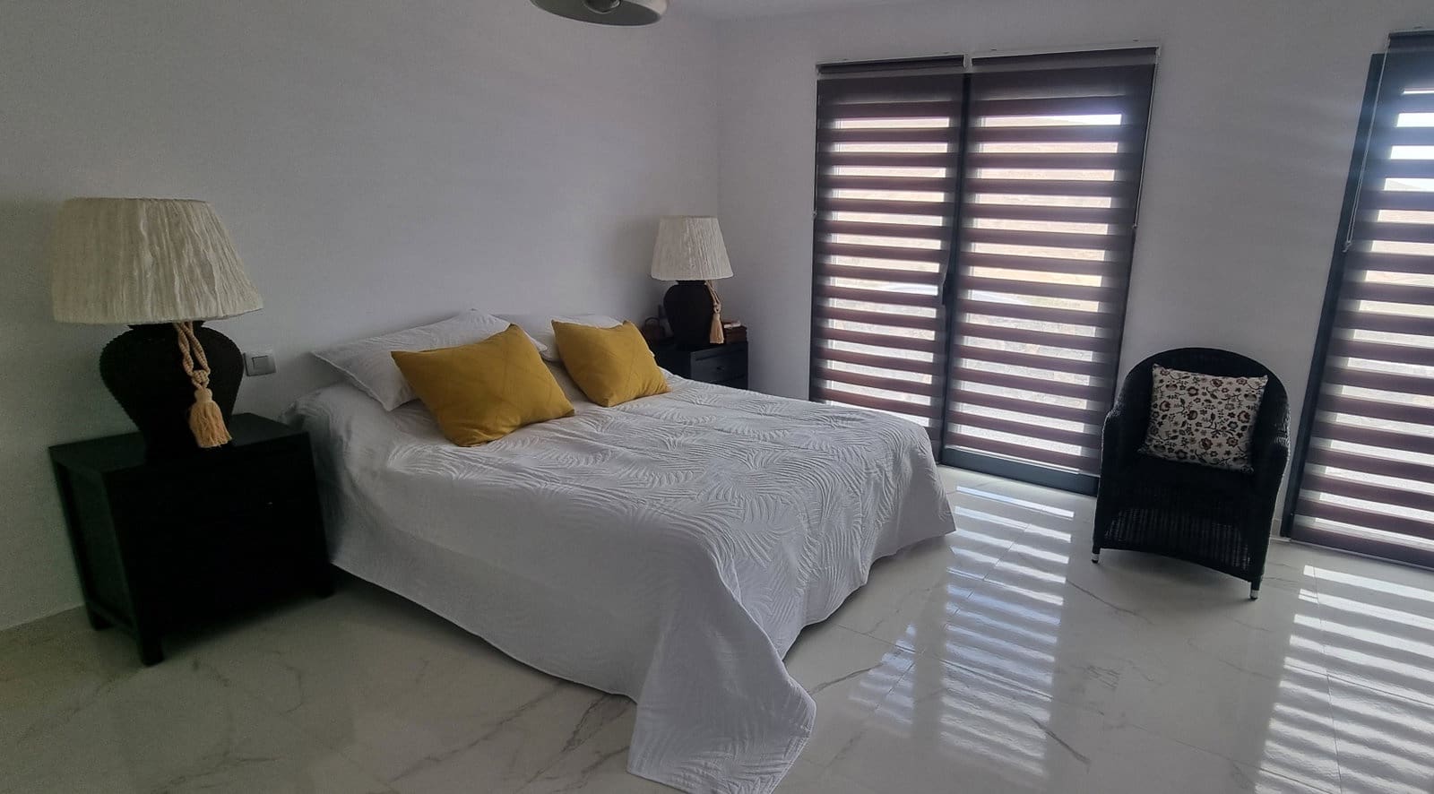 Chalet de 3 habitaciones en Tabayesco en venta con piscina garaje - 650.000 € (Ref: 9050373)