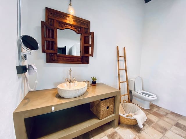 7 slaapkamer Finca/Landhuis te koop in Uga, Yaiza met zwembad garage - € 3.600.000 (Ref: 9123525)