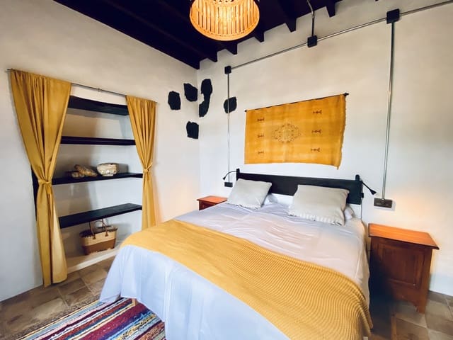 7 slaapkamer Finca/Landhuis te koop in Uga, Yaiza met zwembad garage - € 3.600.000 (Ref: 9123525)