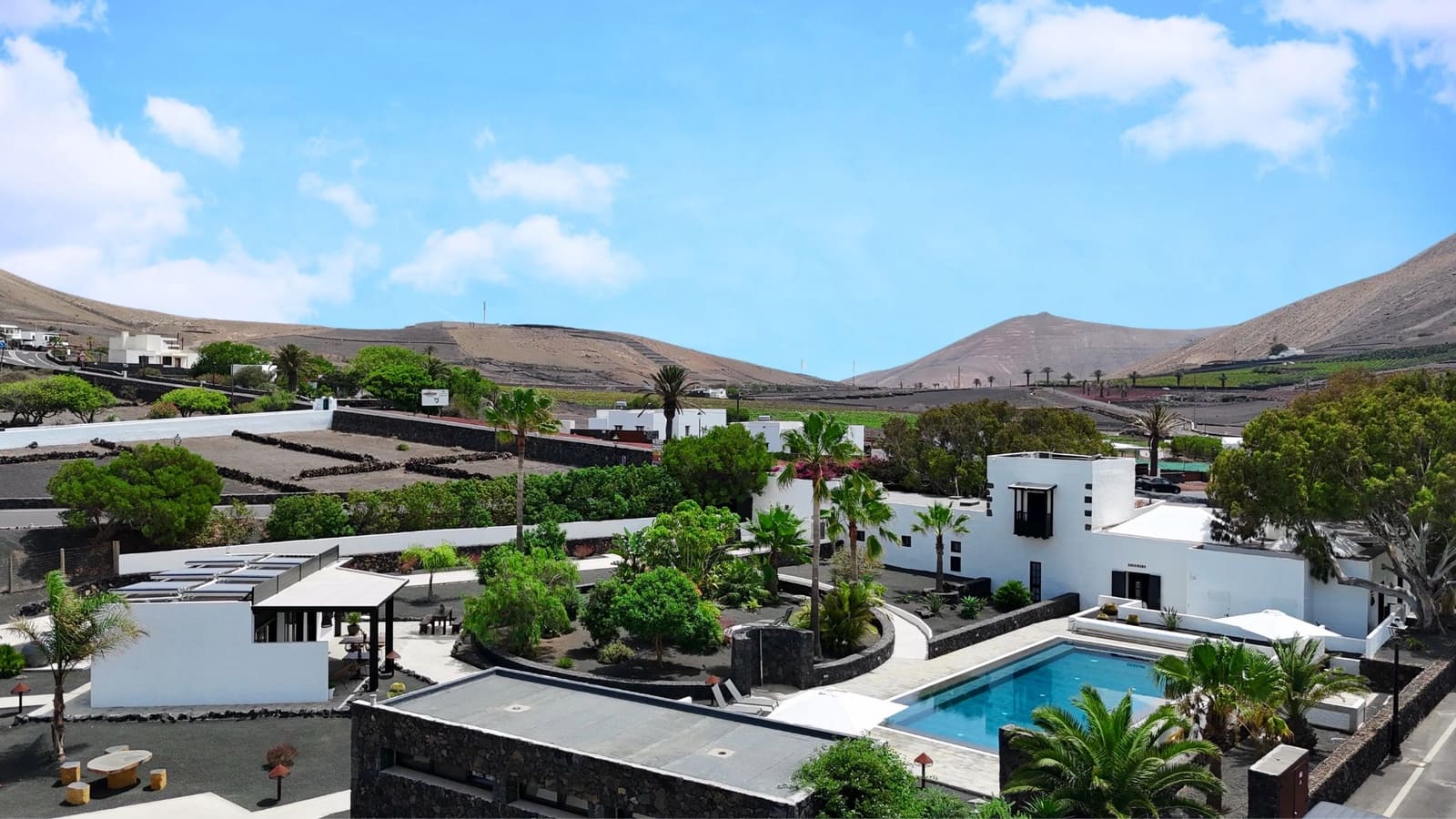 7 soveværelse Finca/Landehus til salg i Uga med swimmingpool garage - € 3.600.000 (Ref: 9123525)