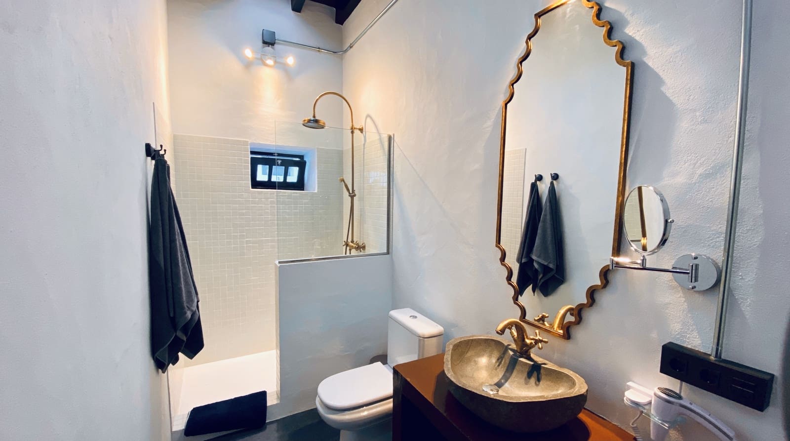 7 soveværelse Finca/Landehus til salg i Uga med swimmingpool garage - € 3.600.000 (Ref: 9123525)