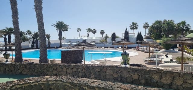 2 soveværelse Lejlighed til salg i Costa Teguise, Teguise med swimmingpool - € 295.000 (Ref: 9127495)