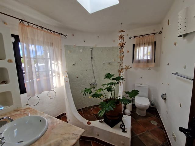3 slaapkamer Villa te koop in Nazaret, Teguise met zwembad - € 625.000 (Ref: 9249142)