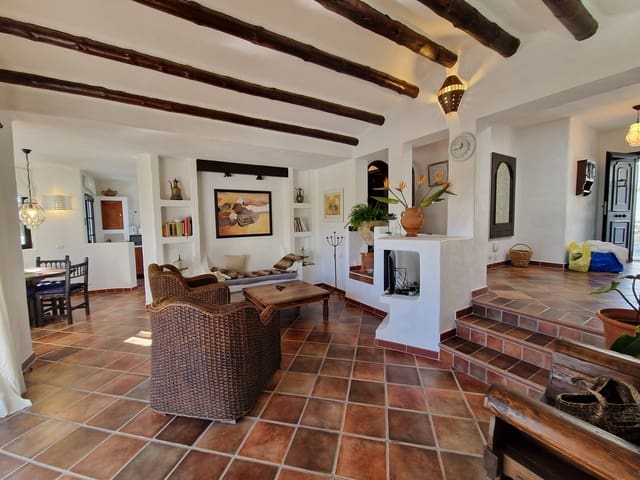 3 slaapkamer Villa te koop in Nazaret, Teguise met zwembad - € 625.000 (Ref: 9249142)