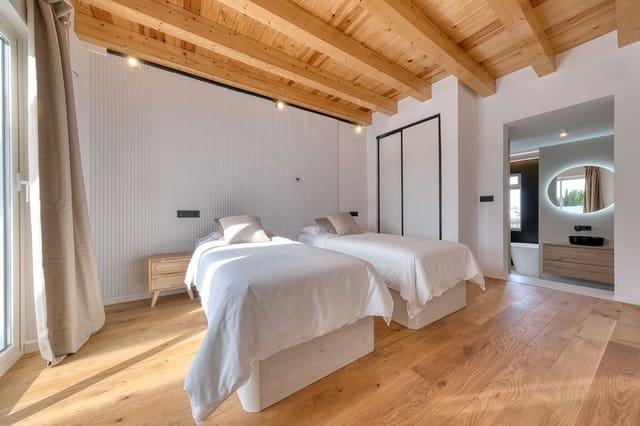 6 soverom Villa til salgs i Tahiche, Teguise med svømmebasseng garasje - € 2 400 000 (Ref: 9343576)