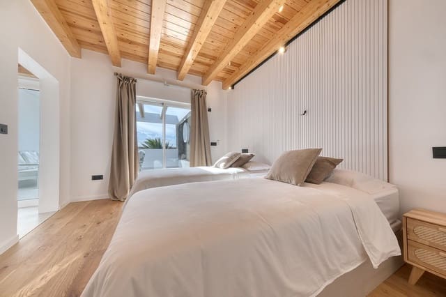 6 soverom Villa til salgs i Tahiche, Teguise med svømmebasseng garasje - € 2 400 000 (Ref: 9343576)