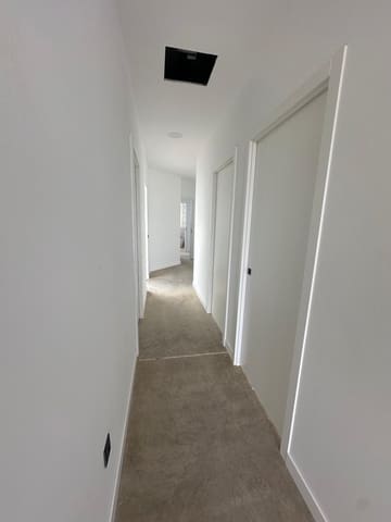 4 soveværelse Villa til salg i Costa Teguise, Teguise med garage - € 875.000 (Ref: 9345476)