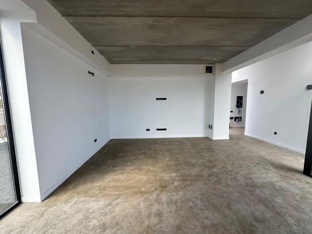 4 soveværelse Villa til salg i Costa Teguise, Teguise med garage - € 875.000 (Ref: 9345476)